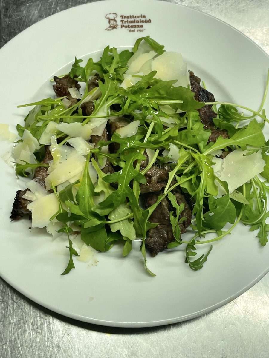 Tagliata di Vitello con Rucola e Grana