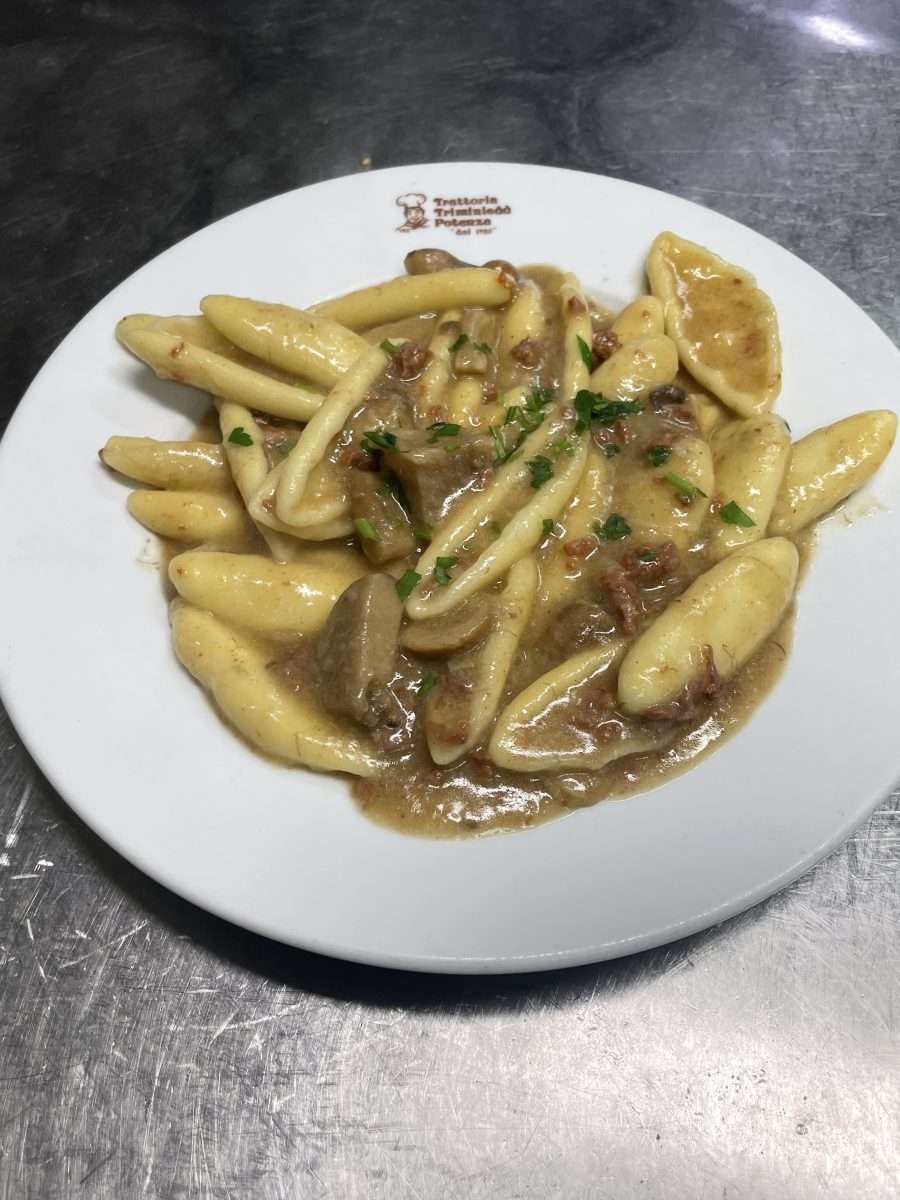 Strascinati con Funghi Porcini e Salsiccia