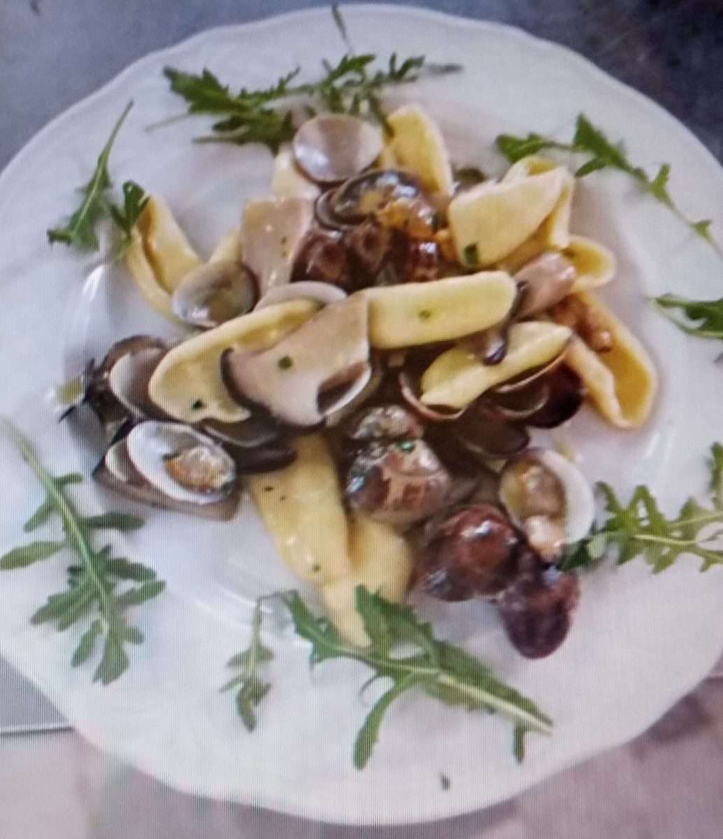 Strascinati con Vongole e Cardoncelli Min 2 Porzioni