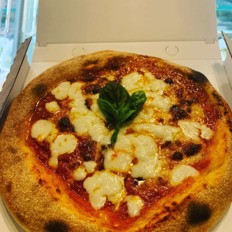 Pizza: Margherita