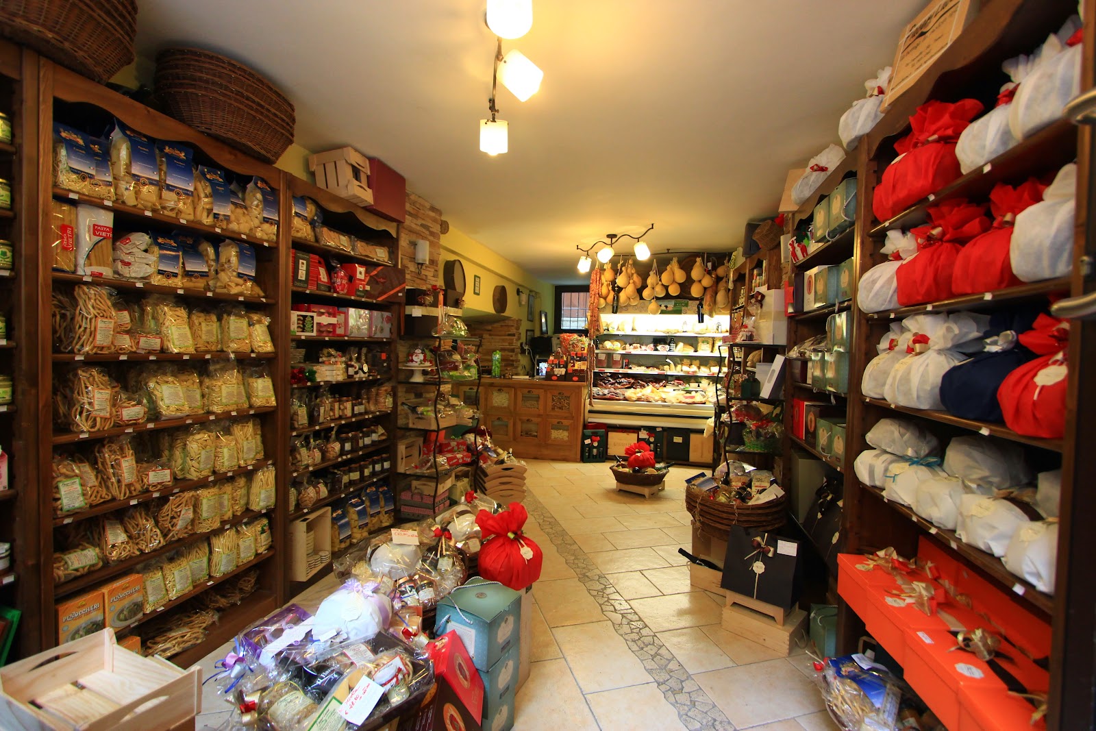 Enoteca e prodotti tipici PIACERI LUCANI