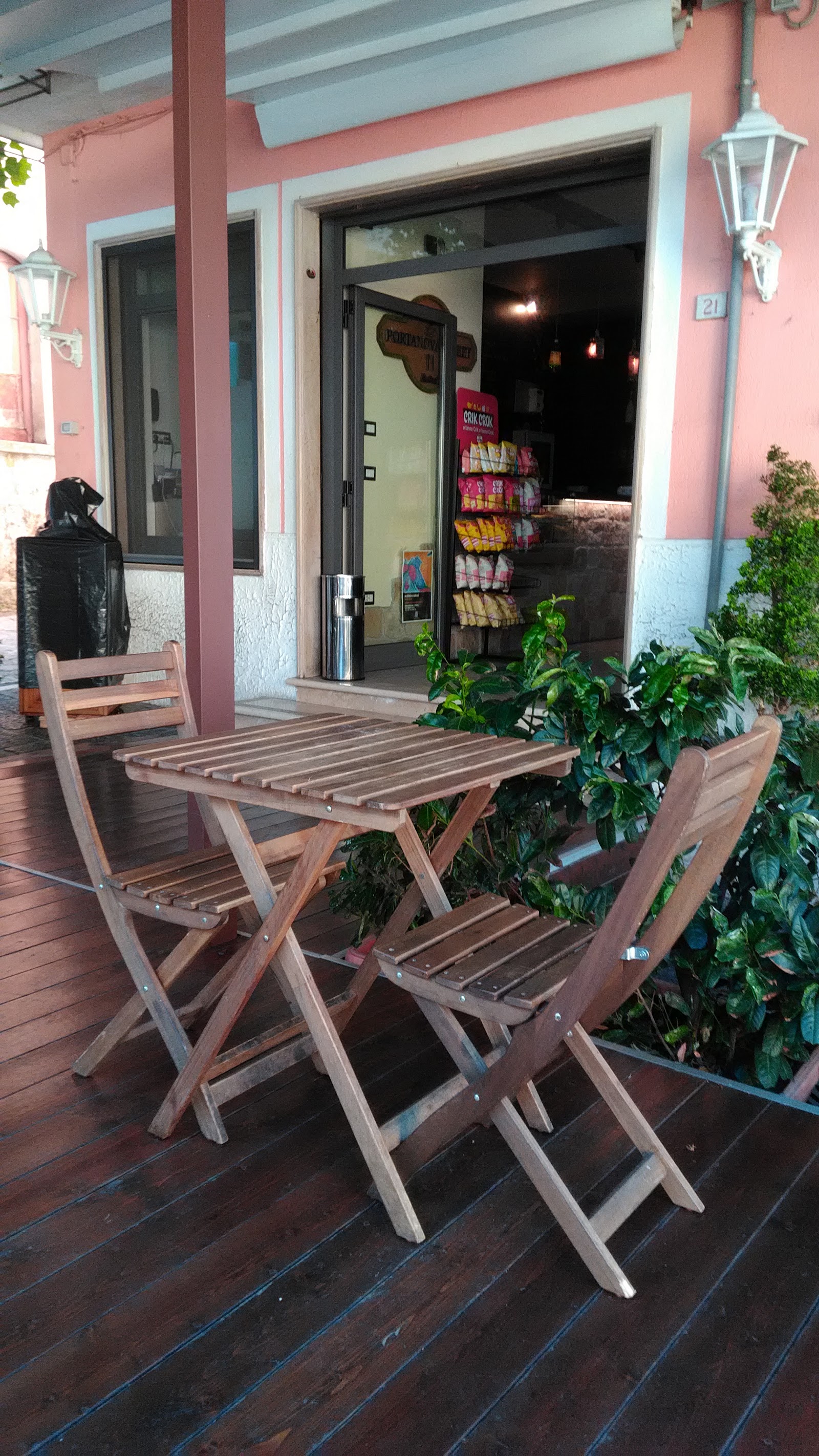 Caffetteria Bistrot Portanova Street