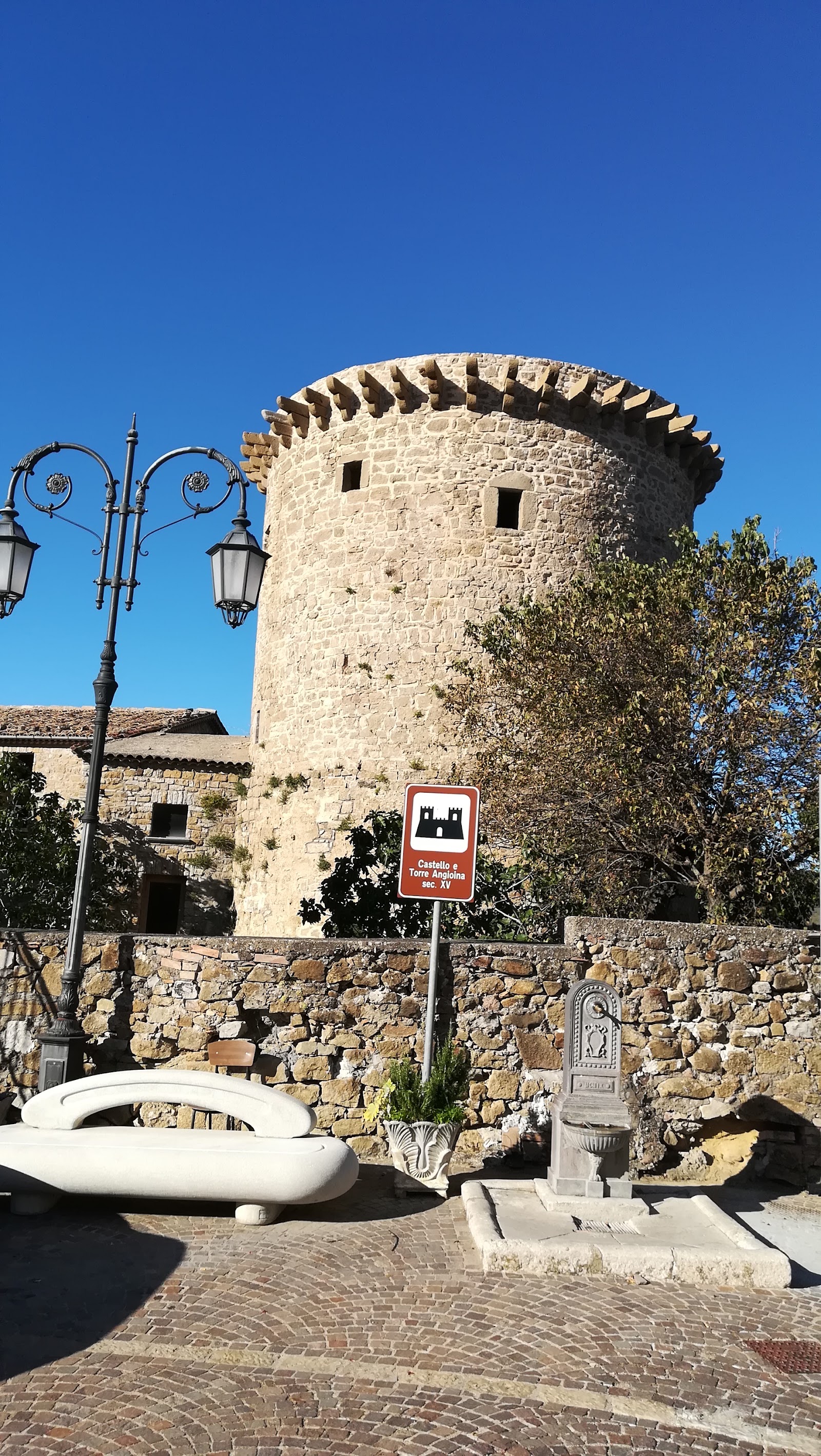 Castello e Torre angioina