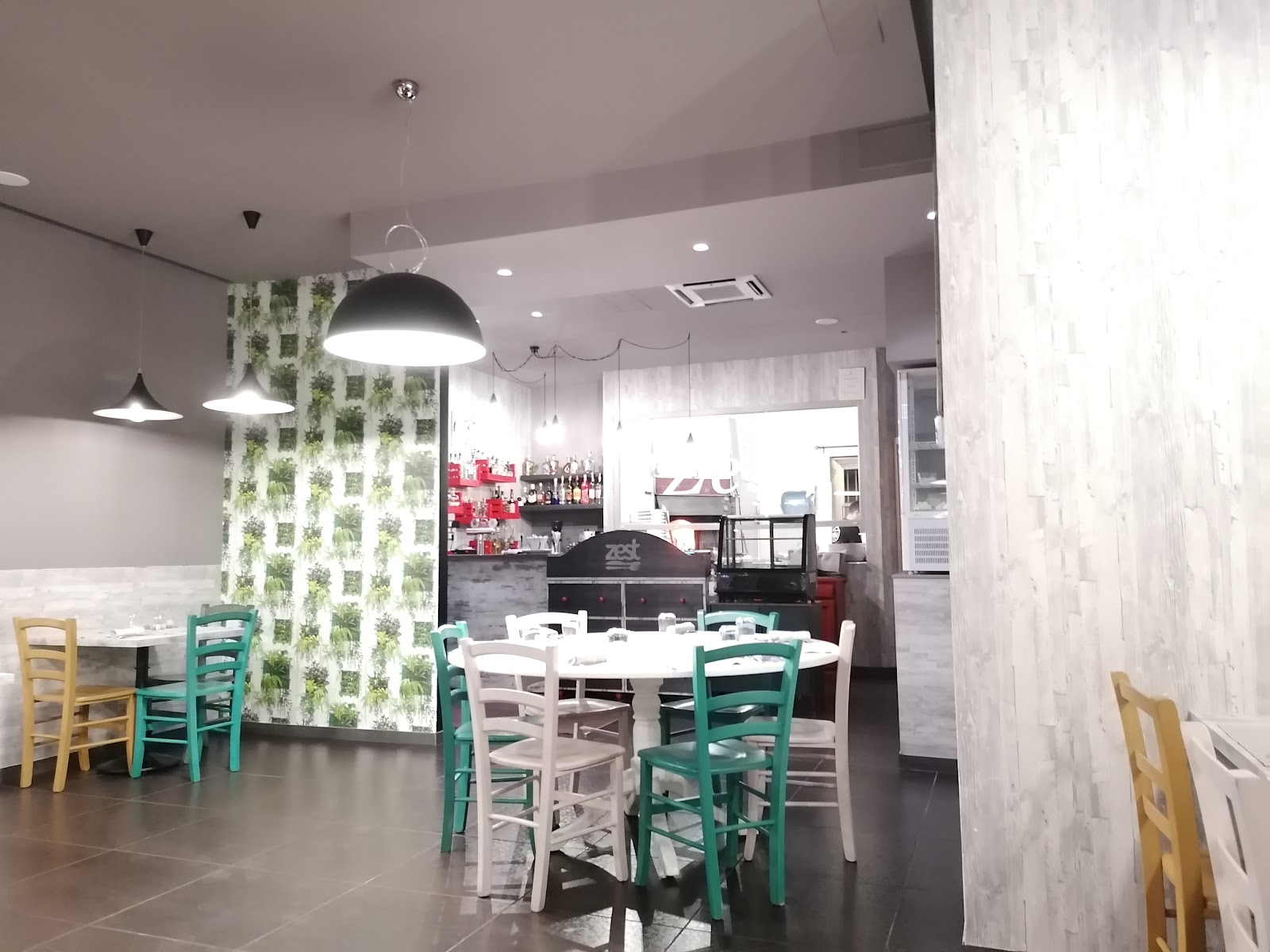 Ristorante Pizzeria Zest Km0