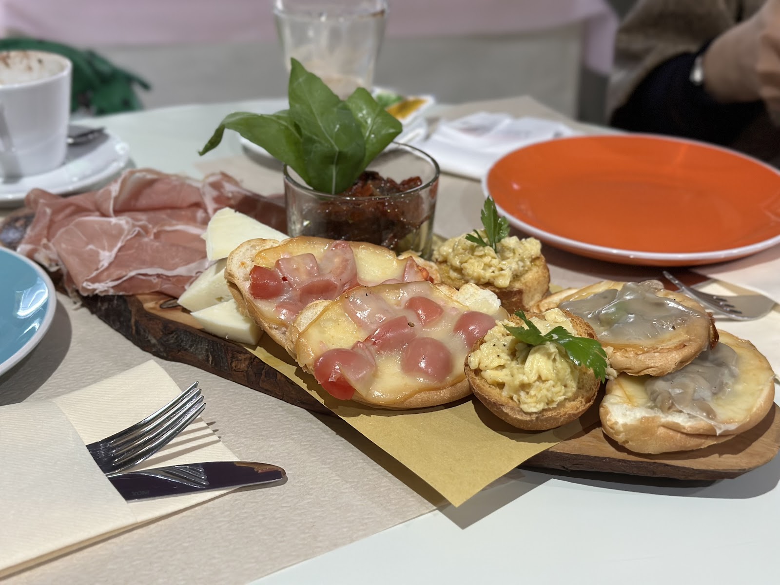 Barcollando - Pub Cafe' Aperitivo Feste Private