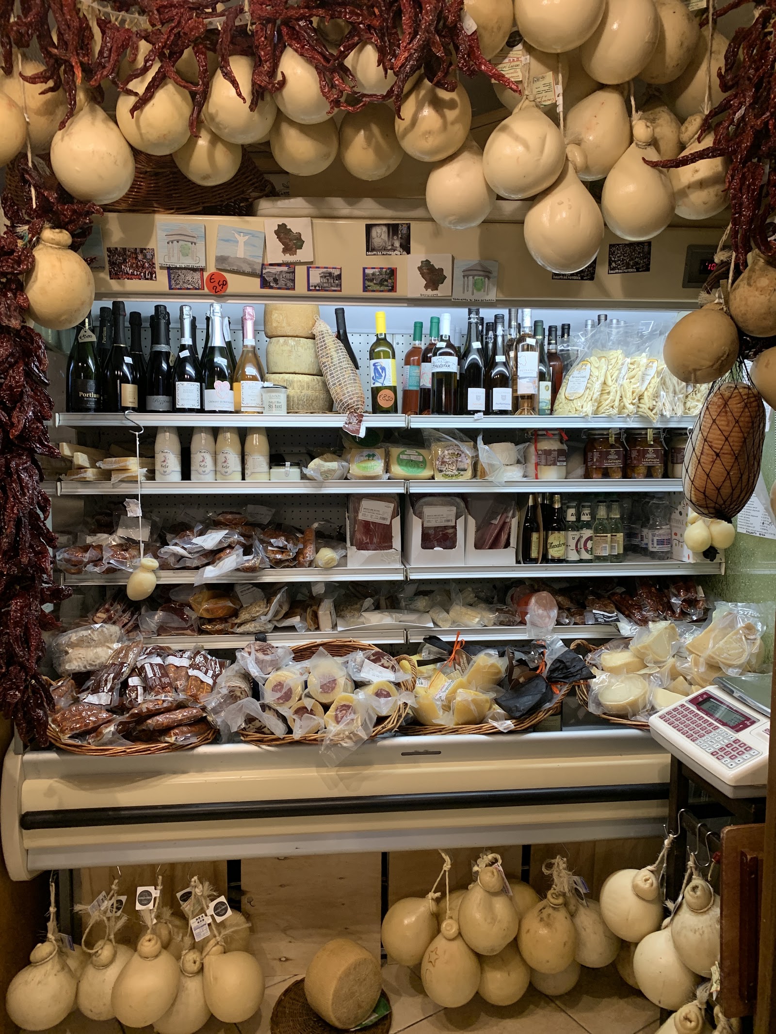 Enoteca e prodotti tipici PIACERI LUCANI
