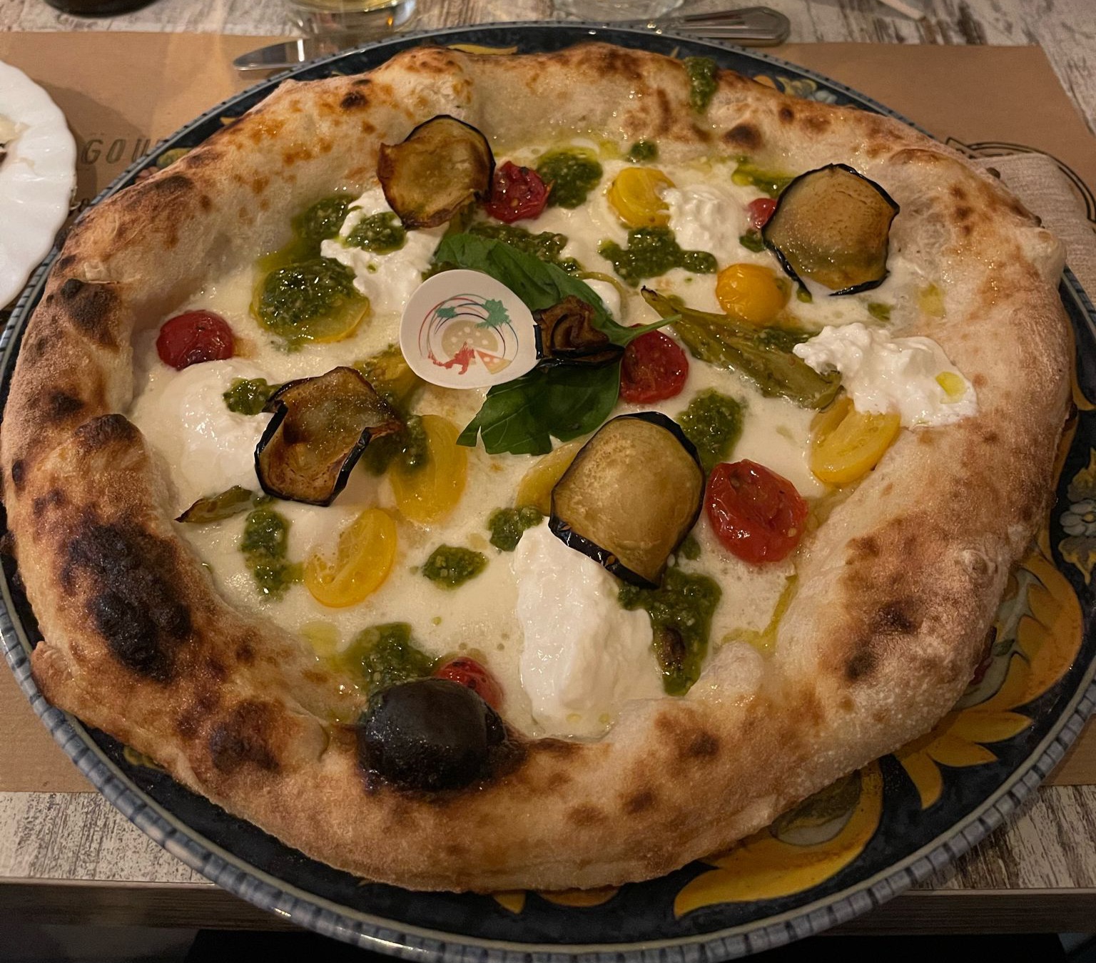 Basilico Fresco Pizza E Cucina