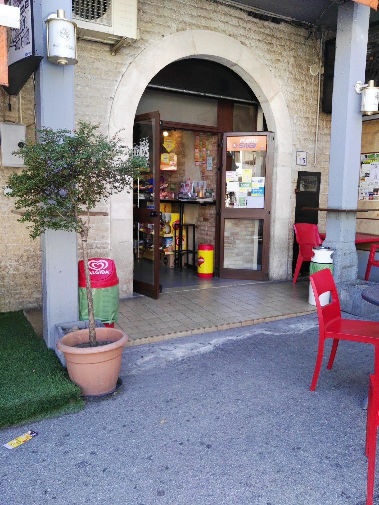 FRIEND'S CAFE' - Amici di Via Roma s.n.c.