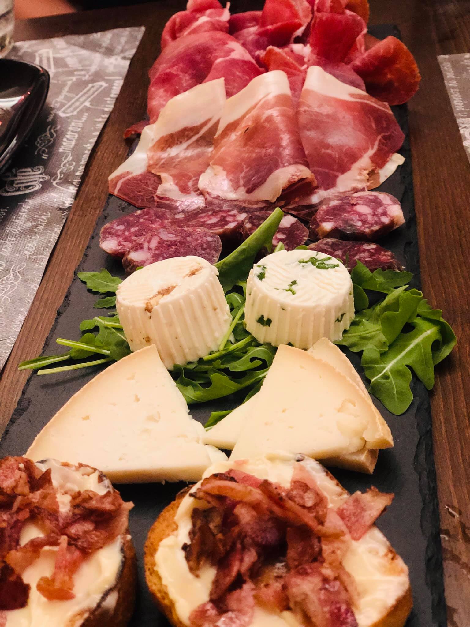 Comma 2 - Pizzeria, Braceria, Hamburger, Bar