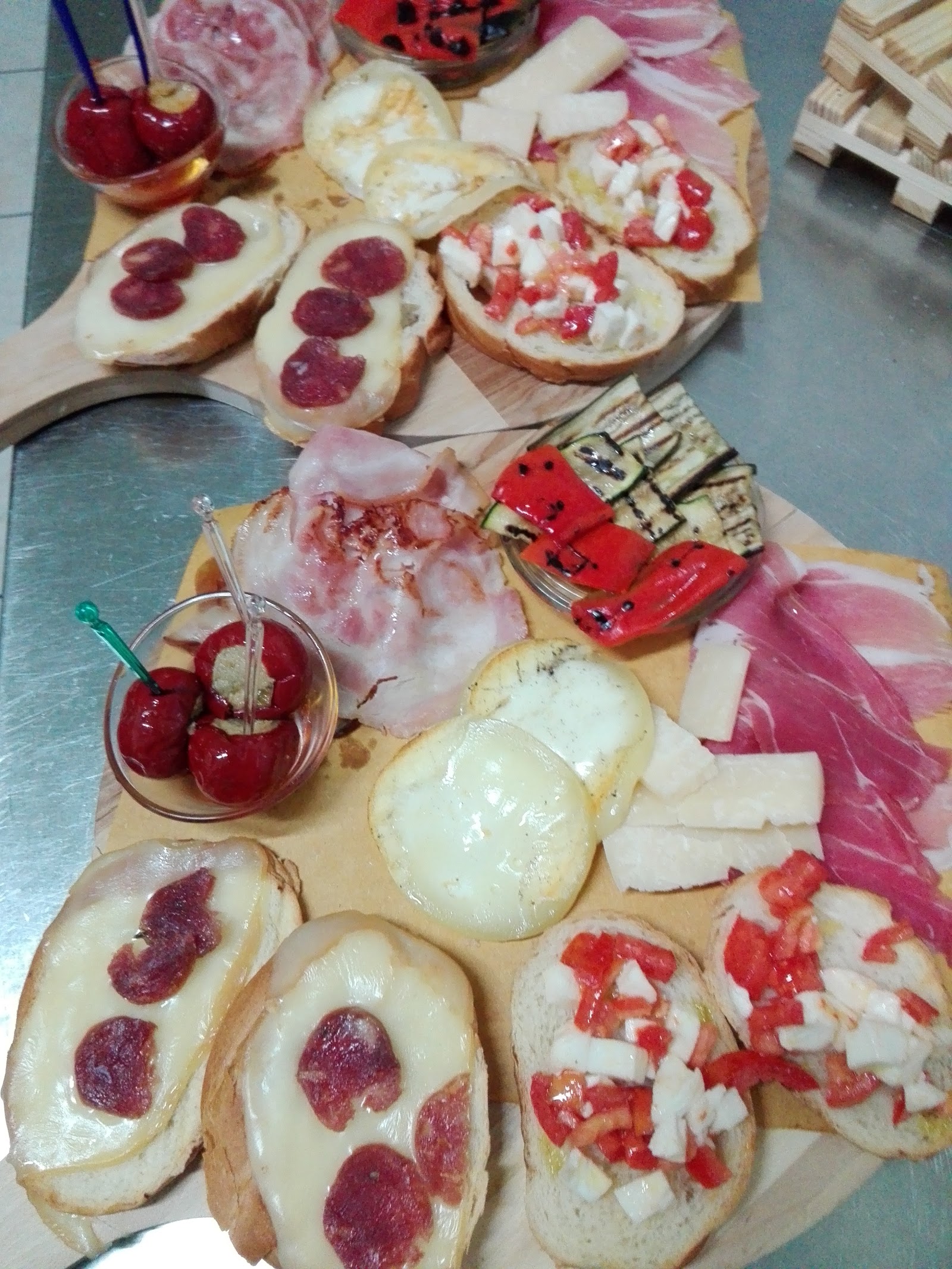 Barcollando - Pub Cafe' Aperitivo Feste Private